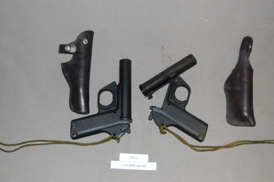 2 flare guns f5-5.jpg