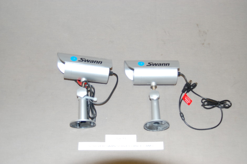 2 silver swann surveillance cams s2-11.jpg