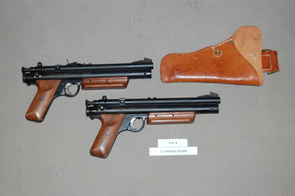 2 tranq guns f4-4.jpg
