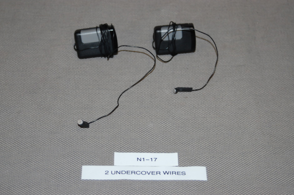 2 undercover wires n1-17.jpg