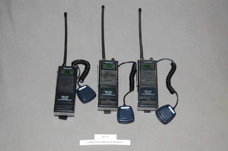 3 realistic walkies w mics b3-11.jpg