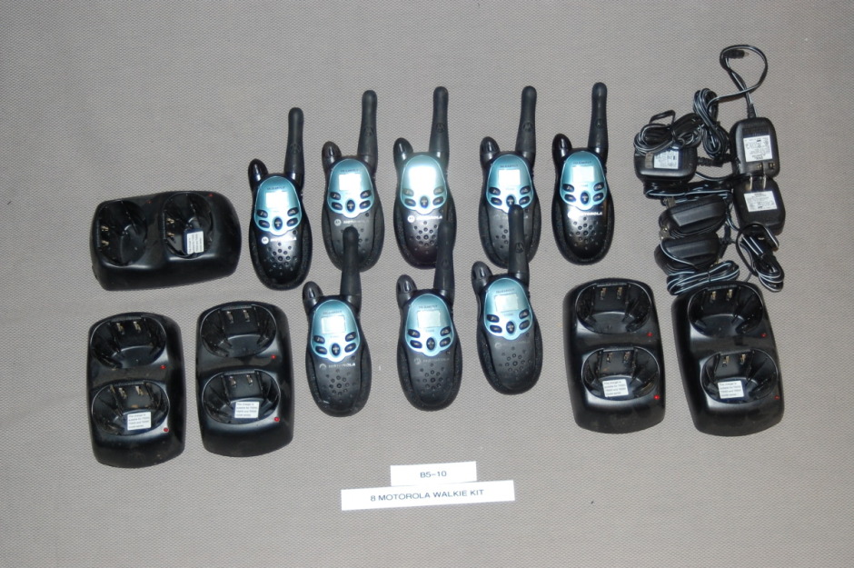 8 motorola walkie kit b5-10.jpg
