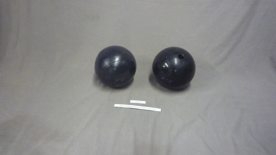 black bowling ball 3 rubber 3 plastic rs-19.jpg