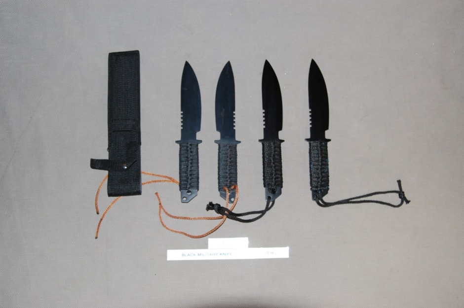 black military knife 2 real 2 rubber f1-2.jpg