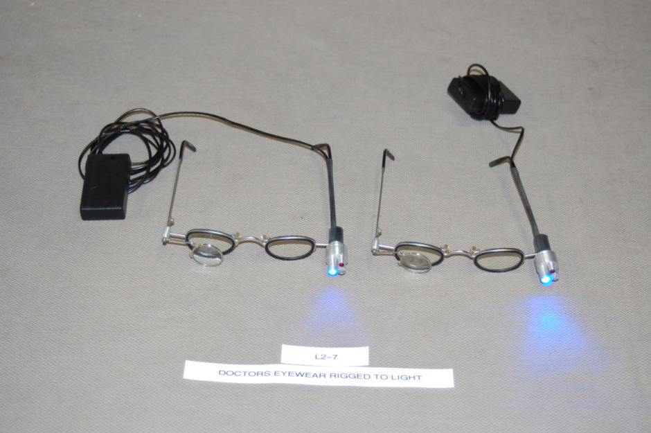 doctors eyewear rigged to light l2-7.jpg