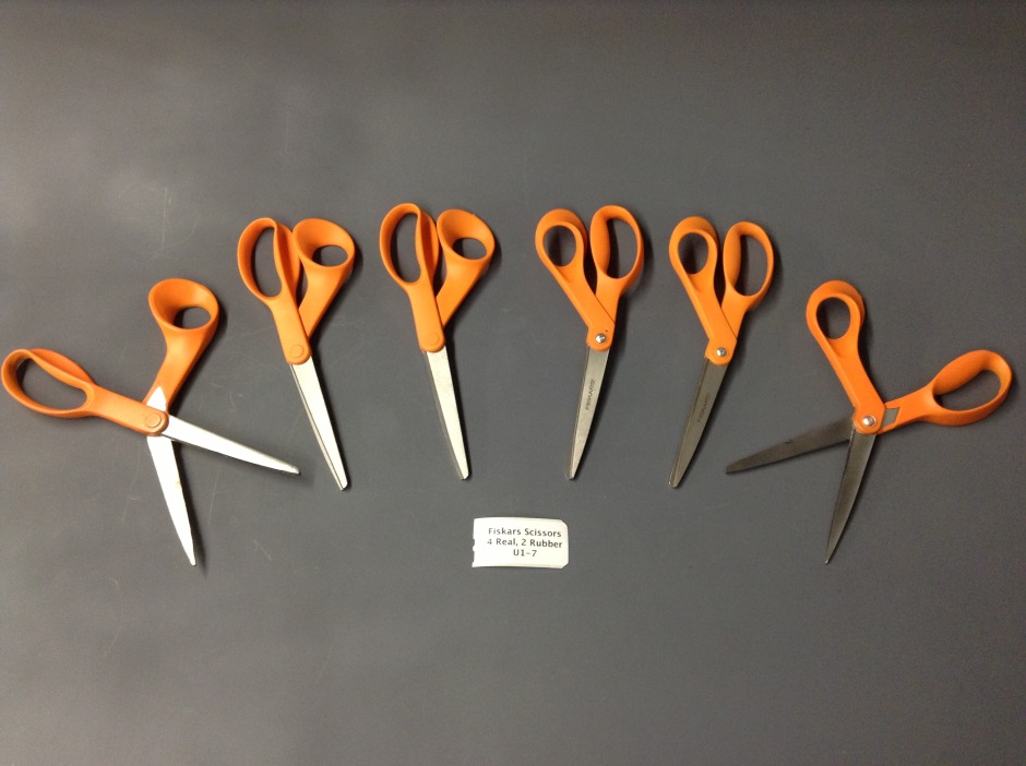 fiskars scissors 4 real 2 rubber u1-7.jpg