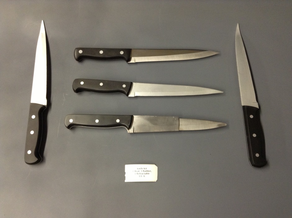knife kit 1 real 3 rubber 1 retractable u1-6.jpg