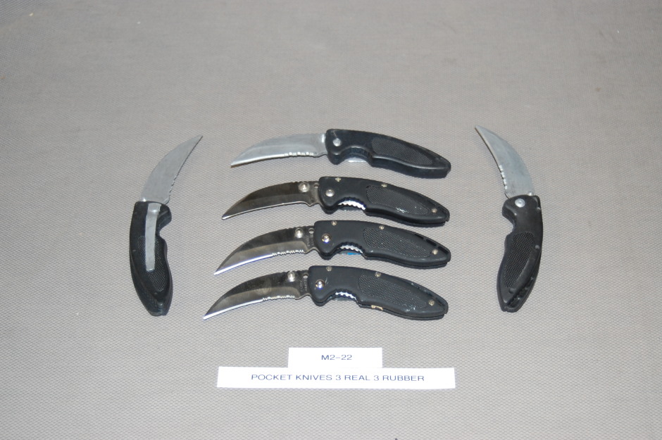 pocket knives 3 real 3 rubber m2-22.jpg