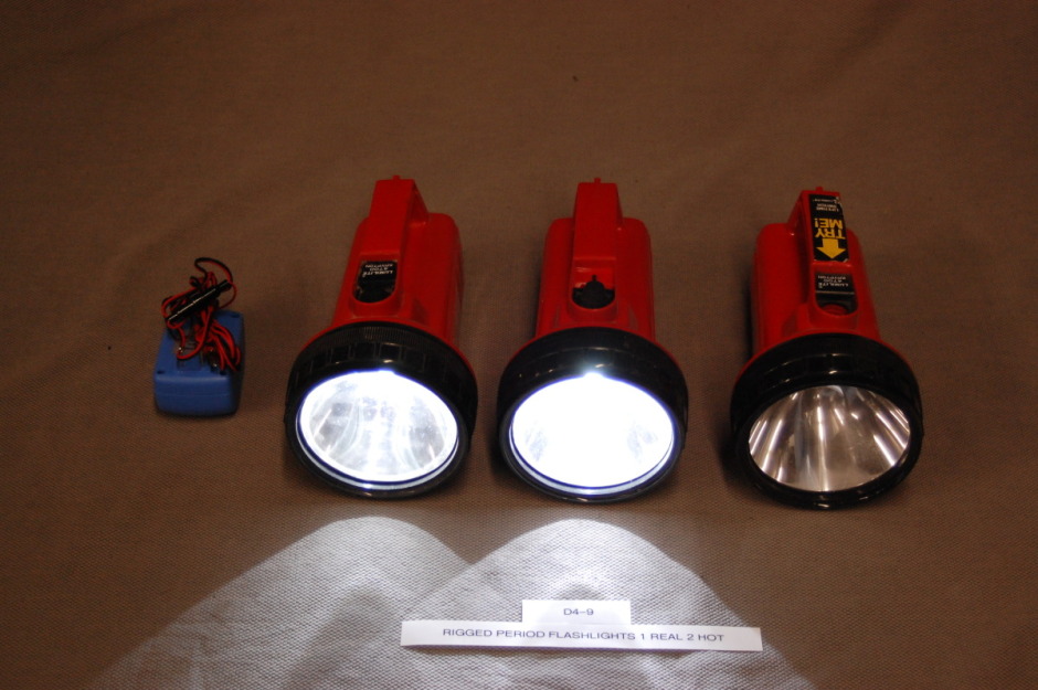 rigged period flashlights 1 real 2 hot d4-9.jpg