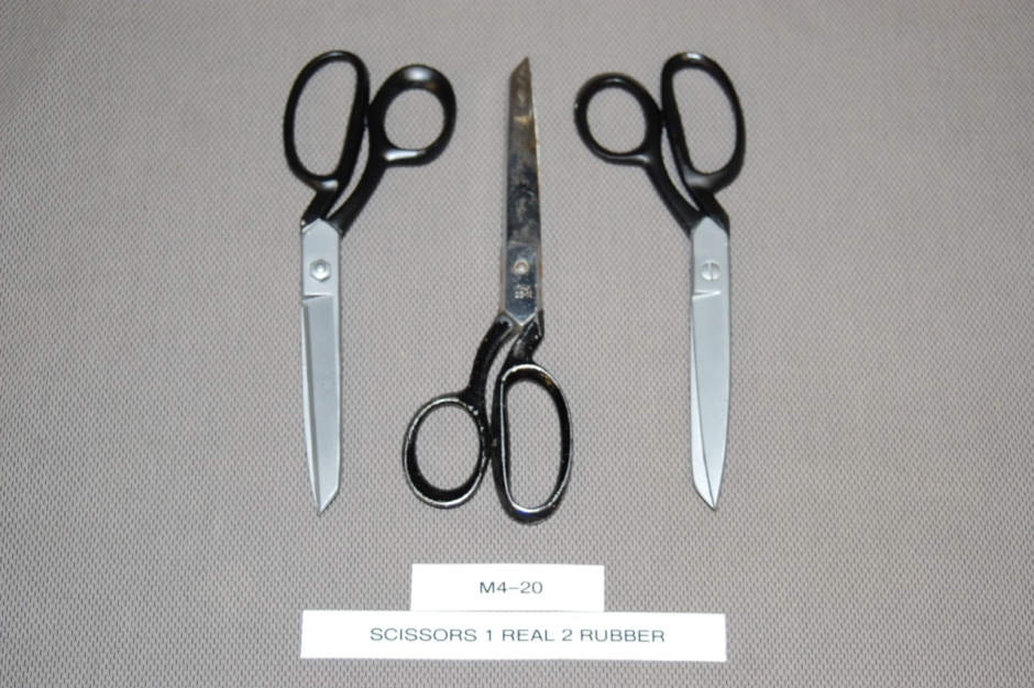 scissors 1 real 2 rubber m4-20.jpg