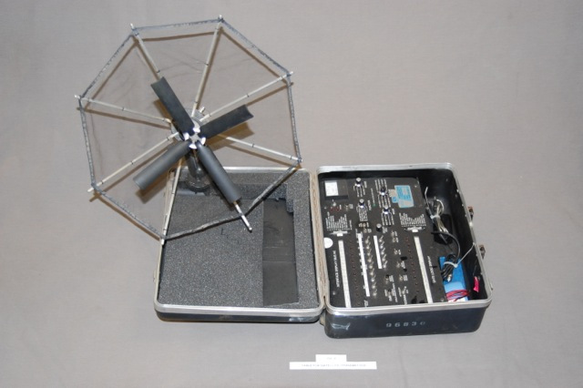 tabletop satellite transmitter g2-2.jpg