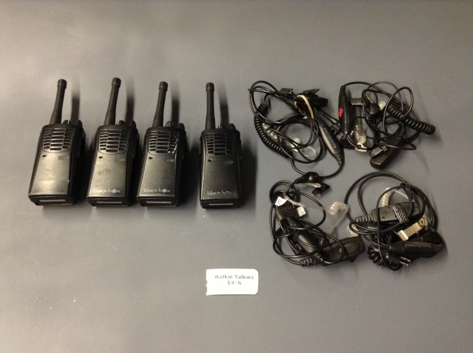 walkie talkies e4-6.jpg