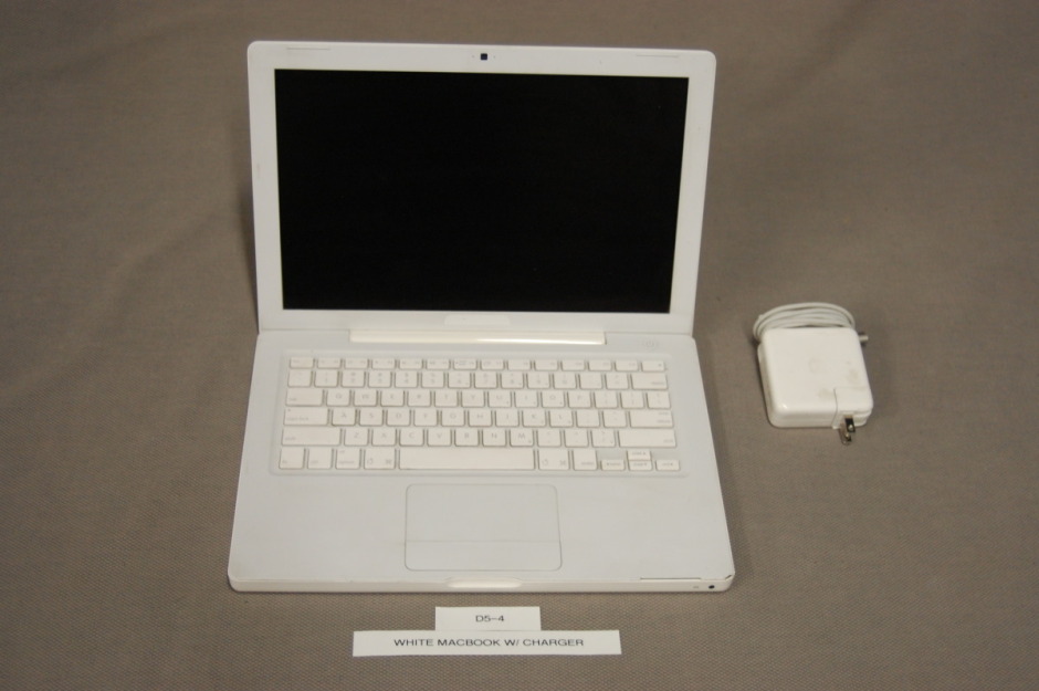 white macbook w charger d5-4.jpg